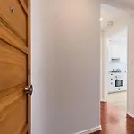 Апартаменты Olaias 2bed Near Metro *