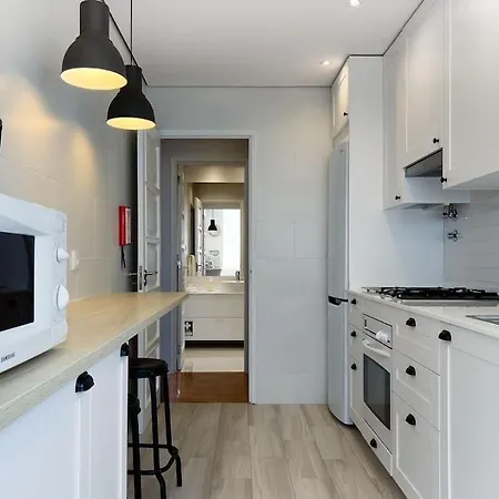 Апартаменты Olaias 2bed Near Metro *