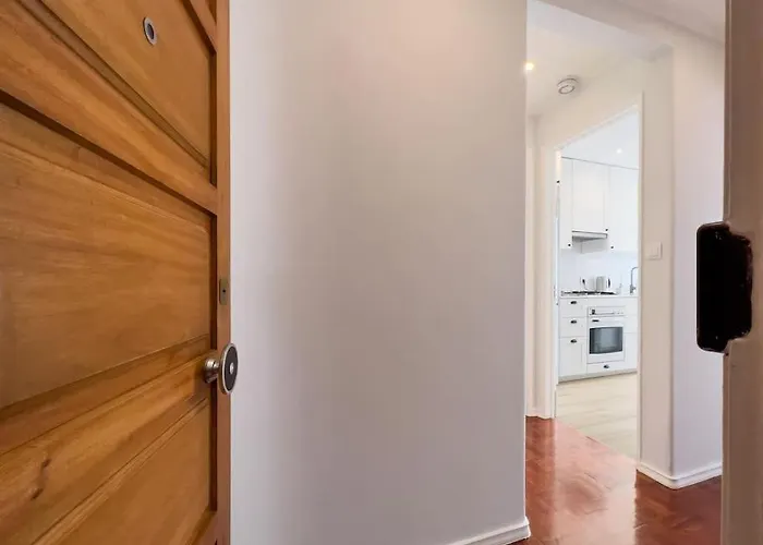 Апартаменты Olaias 2bed Near Metro *