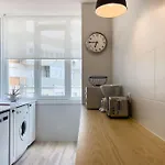 Olaias 2bed Near Metro Daire