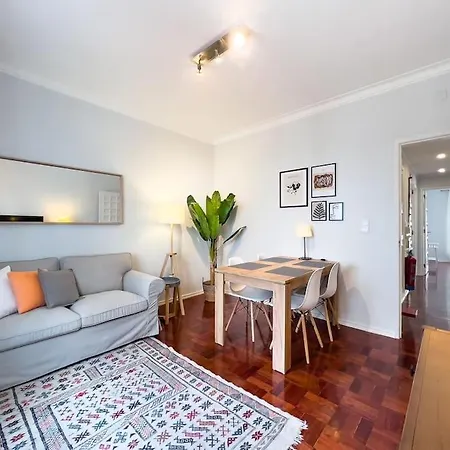 Olaias 2bed Near Metro Apartment *