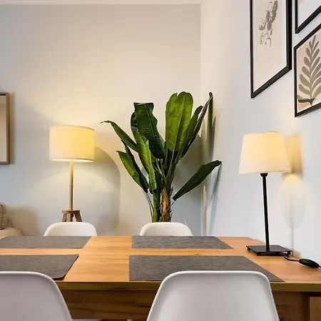 Olaias 2bed Near Metro Apartmán *