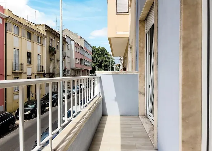 Olaias 2bed Near Metro