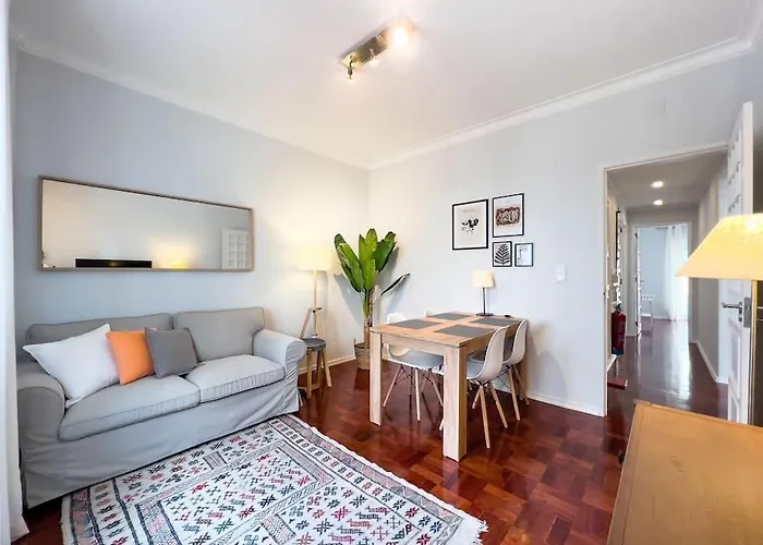 Olaias 2bed Near Metro Apartamento *